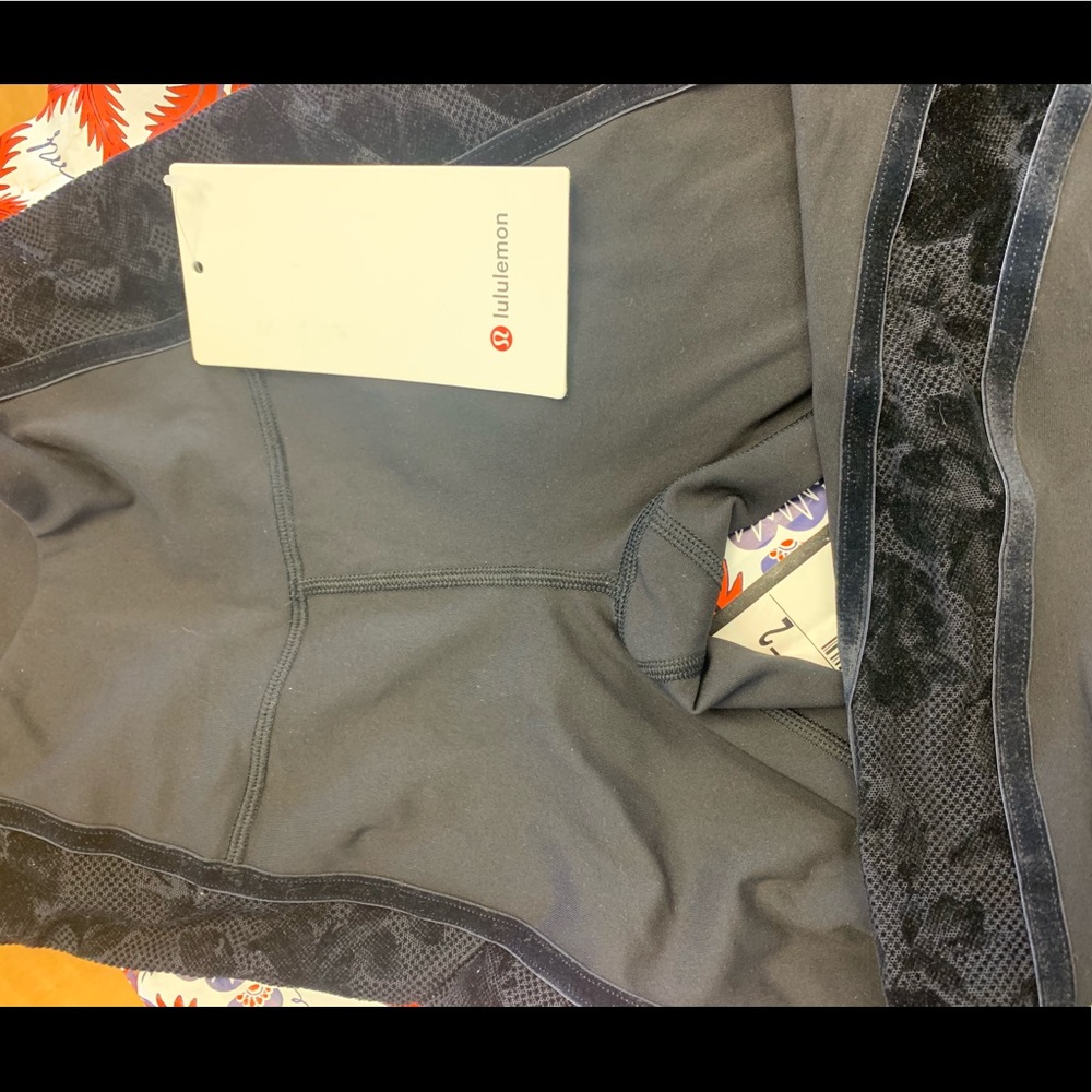 NWT* LULULEMON WUNDER UNDER CROP sz.2